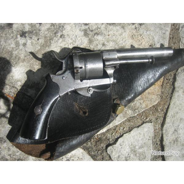 revolver 7 mm a broche avec son �tui de ceinture, ensemble d'�poque, peu fr�quent