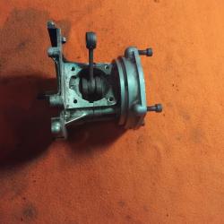 Bas moteur complet d&eacute;broussailleuse Kawasaki TZ031