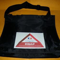 SACOCHE PORTE DOCUMENTS DE L'E.N.A.P ECOLE NATIONALE ADMINISTRATION PENITENCIAIRE , ETAT NEUF VOIR P