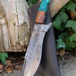 Bowie Couteau de Chasse Lame Acier Damas 256 Couches Manche Bois R&eacute;sine Fabric Artisanale Etui Cuir