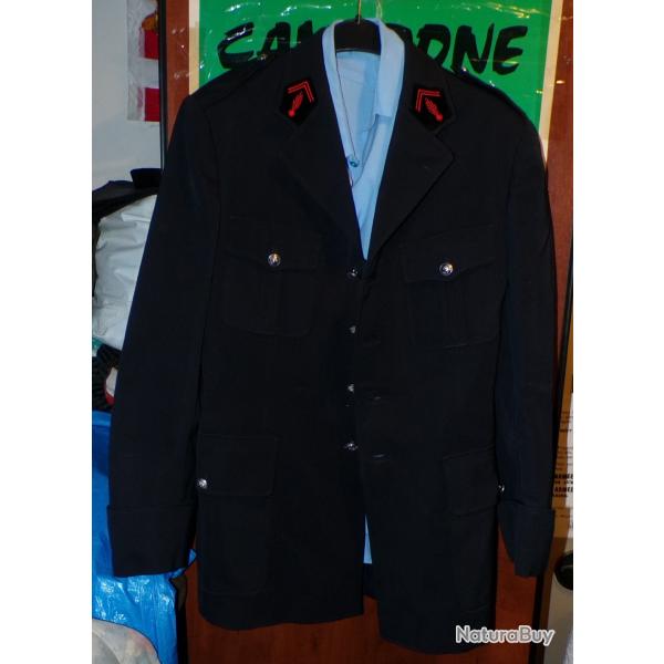 VESTE ET CHEMISE BLEU DES SAPEURS POMPIERS FRANCAIS �, OBSOLETE POUR COLLECTION , TAILLE VESTE 39 ou