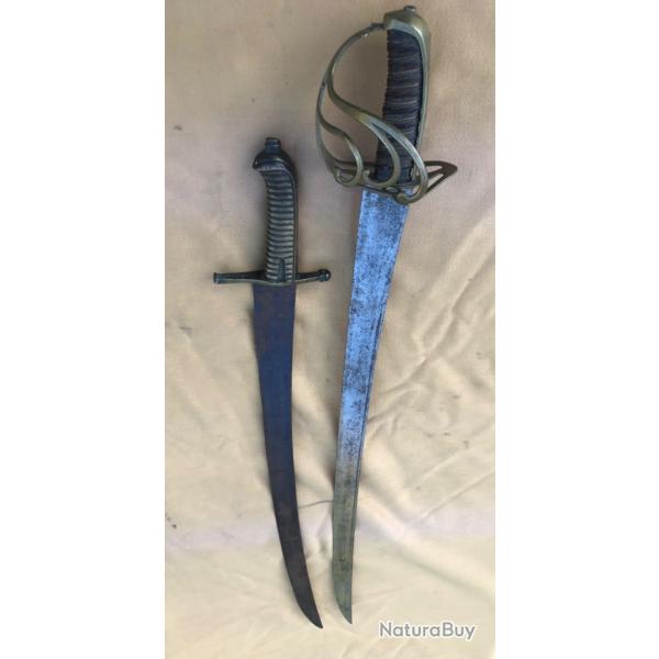 LOT DE 2 SABRES R�VOLUTIONNAIRE SANS FOURREAUX