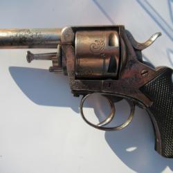 ORIGINAL ET PEU COURANT CALIBRE 380 CISELE DE DORURES
