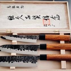 Set 3 couteaux de cuisine forg&eacute;s au Japon.