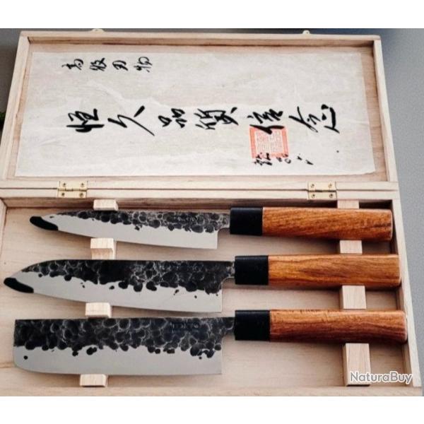 Set 3 couteaux de cuisine forg�s au Japon.