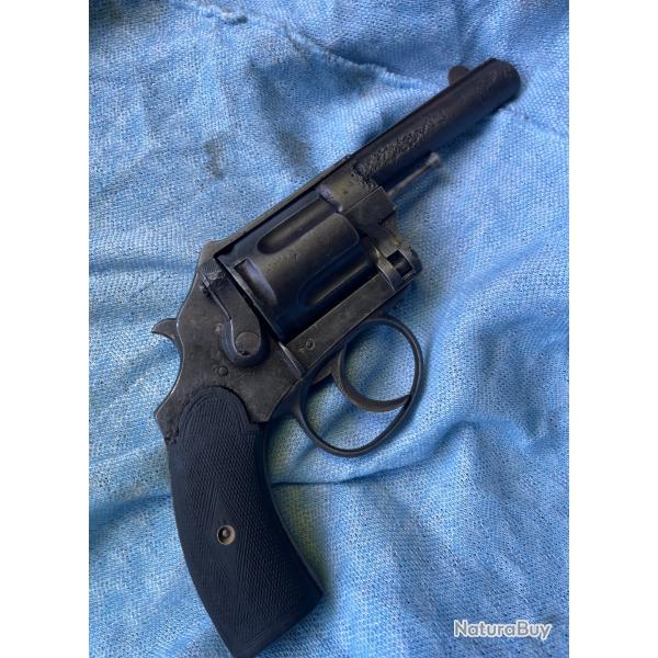 Revolver 8mm92 � pontet et barrillet tombant. cat�gorie D