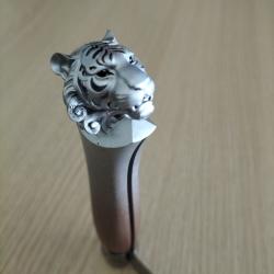Couteau de poche pliant customiser tigre ?
