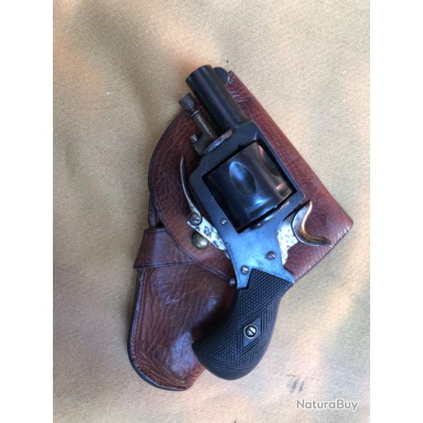 �TAT NEUF REVOLVER CAL 320 AVEC ETUI