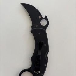 Spyderco karahawk karambit noir neuf ( absence de bo&icirc;te)