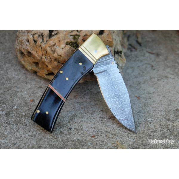 Beau Couteau Damas Lame Drop Point 128 Couches Manche B�lier & R�sine Fabric Artisanale Linerlock 01