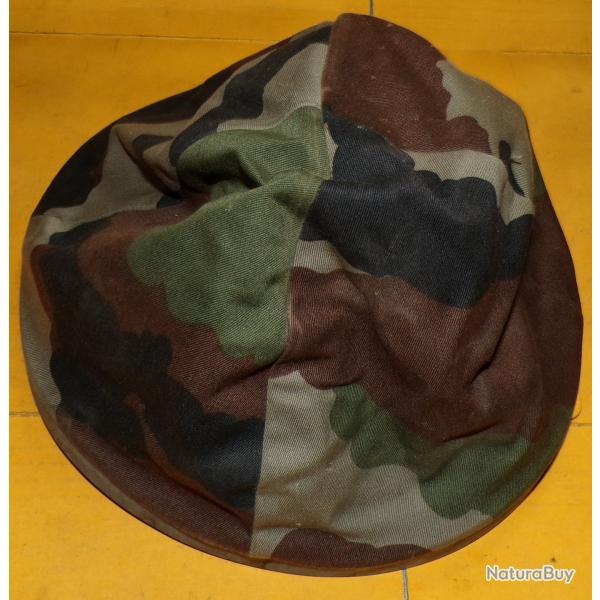 COUVRE CASQUE CAMOUFLE POUR CASQUE FRANCAIS F1 , FABRICATION FRANCAISE DE 1993 , BON ETAT VOIR PHOTO