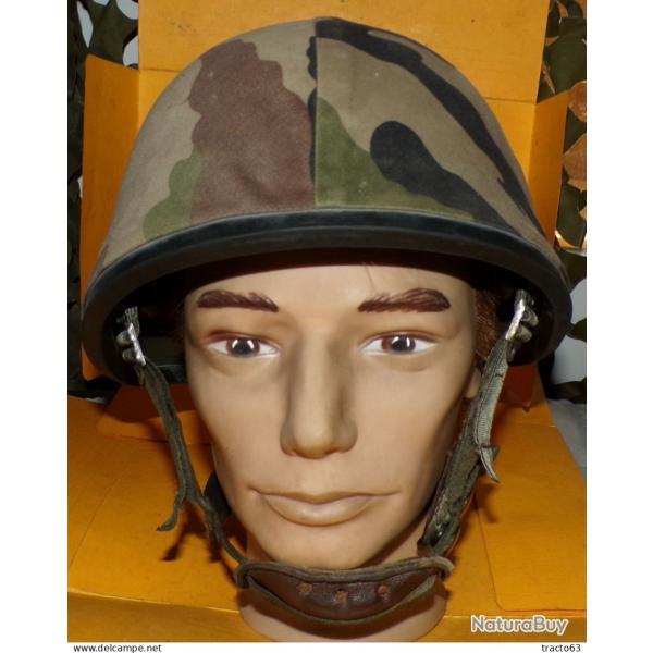 CASQUE MILITAIRE LOURD MODELE F1 DE L'ARMEE FRANCAISE DE 1979  , FABRICATION FRANCAISE DUNOIS A COU