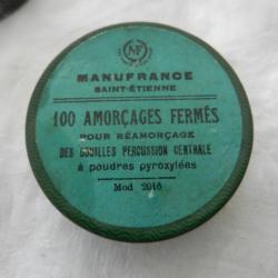 ancienne bo&icirc;te Manufrance en m&eacute;tal d'amor&ccedil;ages pour fusil