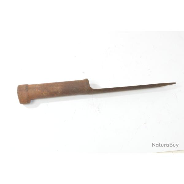 Ebauche de baionnette belge FAL, brut de fonderie Ateliers Thom�-G�not Nouzonville dans les Ardennes