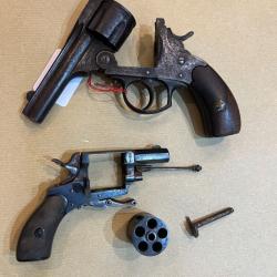 lot de deux revolvers belges calibre 320 et 380