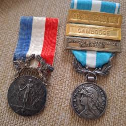 M&eacute;daille Outre Mer avec trois agrafes et M&eacute;daille Minist&egrave;re Int&eacute;rieur attribu&eacute;e.