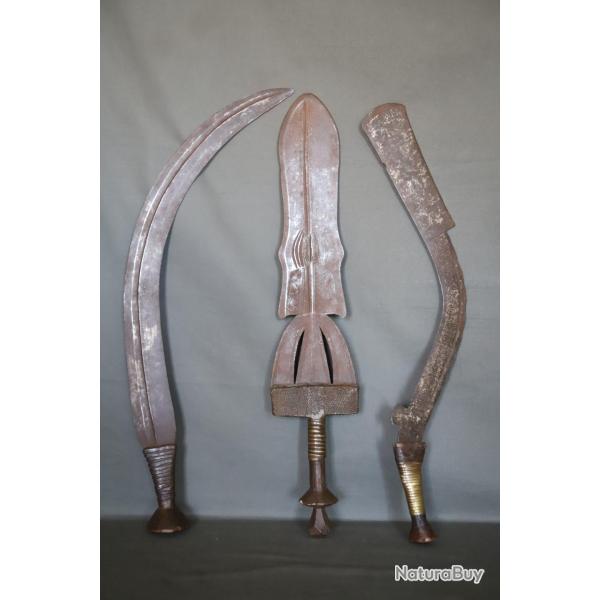 Trois armes blanches Africaines - Congo (RDC), 1�re moiti� 20�me si�cle