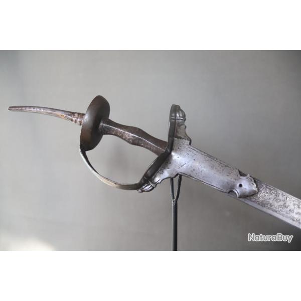 Un sabre Indien dit kharga ou kora - Inde du Nord, 19�me si�cle
