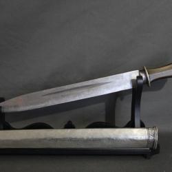 Sabre court en m&eacute;tal argent&eacute; - Bhoutan ou Tibet, vers 1900