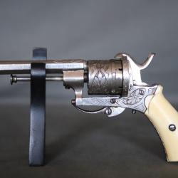 Revolver &agrave; broche calibre 7mm - 2nde moiti&eacute; du 19&egrave;me si&egrave;cle