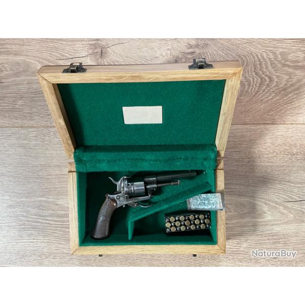 Tr�s beau revolver li�geois � broche de calibre 7 mm (type Lefaucheux)