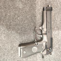 Beretta 92FS cal 22 LR &eacute;tat neuf - 1 chargeur - pas de malette - occasion