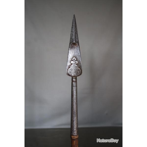 Lance courte Indienne avec fer � pointe renforc�e - inde, 18�me-19�me si�cle