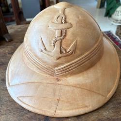 Casque colonial en bois