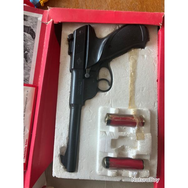 pistolet � billes CO? Roger 100-shot,