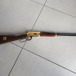 Carabine winchester comm&eacute;morative apache