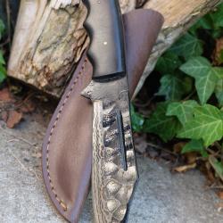 Poignard Couteau Lame Clip Point Acier Cabone 3 Couches Manche Micarta Fabric Artisanale Etui Cuir