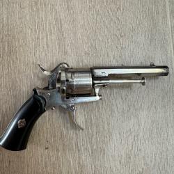 Revolver sign&eacute; Emile WEIL 7mm &agrave; broche