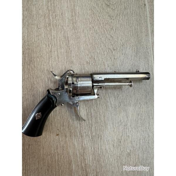 Revolver sign� Emile WEIL 7mm � broche