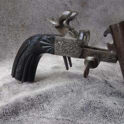 Pistolet de v&eacute;nerie cal 12 mm