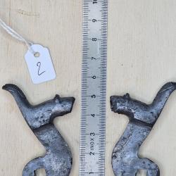 Paire de chiens anciens pour arme &agrave; percussion, ref. 2