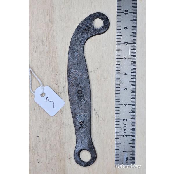 Contre platine ancienne en acier, ref. 3