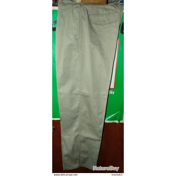 PANTALON BEIGE DE TYPE MILITAIRE DE SORTIE� ,65% POLYESTER ET 35 % COTON ,� DIFFERENTES TAILLES DISP
