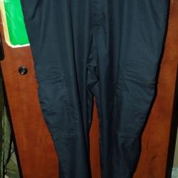 PANTALON D'INTERVENTION DE LA GENDARMERIE NATIONALE , TAILLE 44 SOIT 88 CM DE TOUR DE TAILLE OU TAIL
