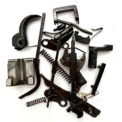 Lot pi&egrave;ces diverses en parfait &eacute;tat pour WALTHER P. 38, ou vente &agrave; l'unit&eacute;.