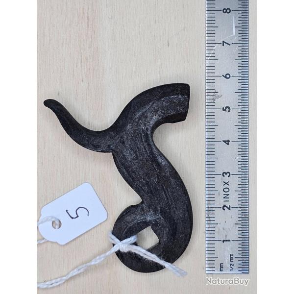 Chien ancien pour arme � percussion ( c�t� droit ) ref. 5