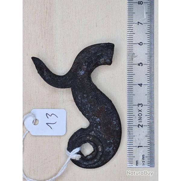 Chien ancien pour arme � percussion ( c�t� droit ) ref. 13