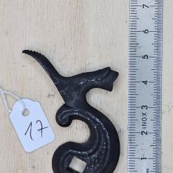 Chien ancien pour arme &agrave; percussion ( c&ocirc;t&eacute; droit ) ref. 17