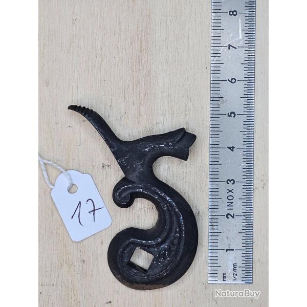 Chien ancien pour arme � percussion ( c�t� droit ) ref. 17
