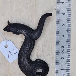Chien ancien pour arme &agrave; broche ( c&ocirc;t&eacute; gauche ) ref. 12