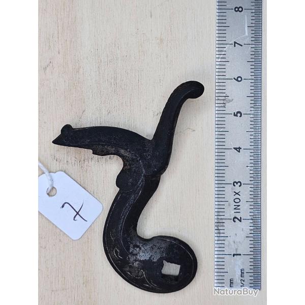 Chien ancien pour arme � broche ( c�t� gauche ) ref. 7