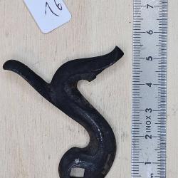Chien ancien pour arme &agrave; broche ( c&ocirc;t&eacute; droit ) ref. 16