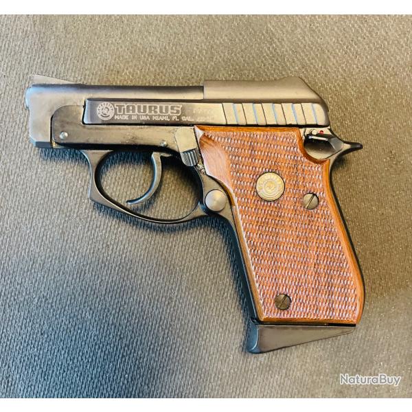 TAURUS PT22 22LR