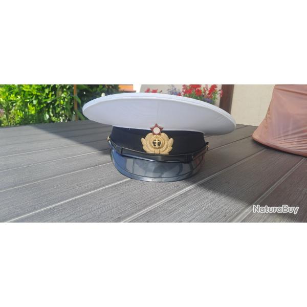Czapki oficerskie wojsk Rosji