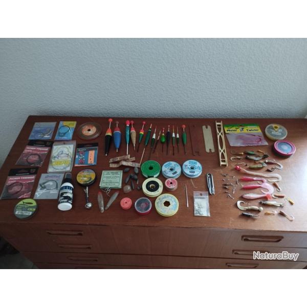 LOT P�CHE LEURRES FLOTTEURS PLOMBS BULDOS NYLON BAS LIGNE ACIER EMERILLONS