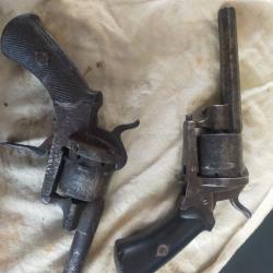 Lot de deux pistolets &agrave; broche type Lefaucheux